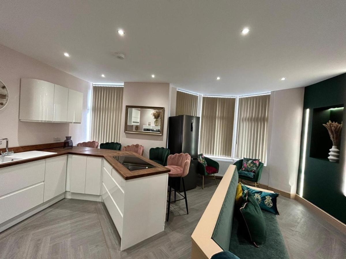 Strawberry Fields Suite By Sasco Apartments Blackpool Exterior foto