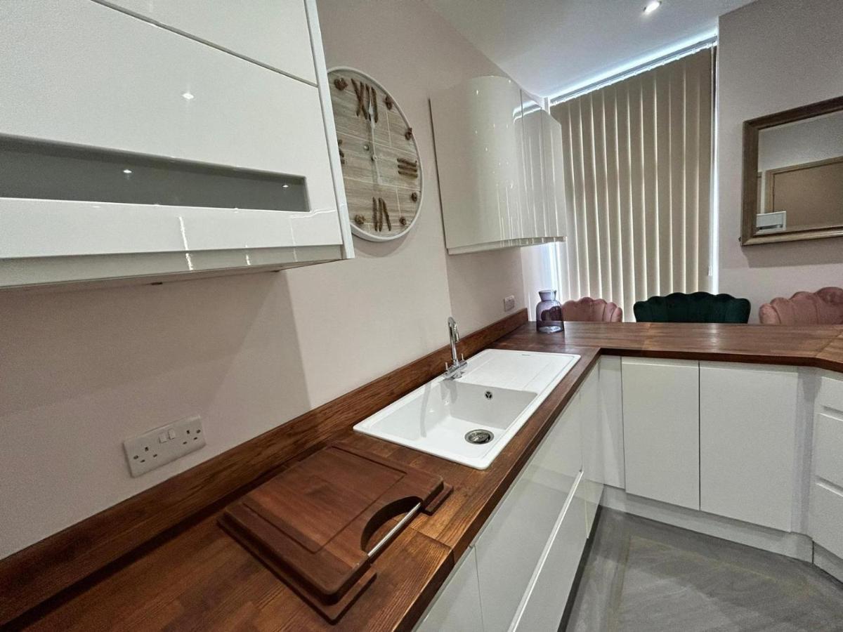 Strawberry Fields Suite By Sasco Apartments Blackpool Exterior foto